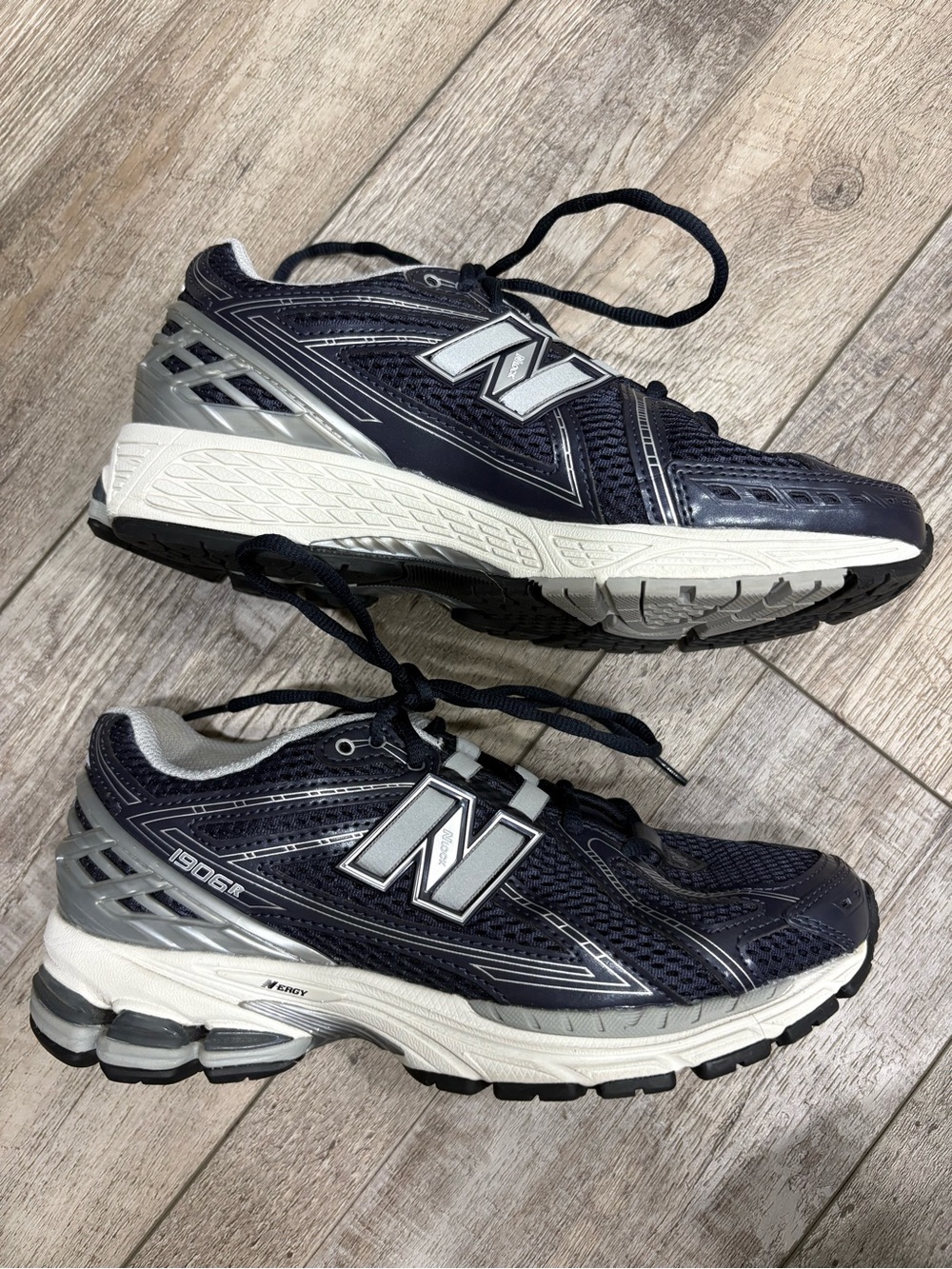 New Balance 1906R Eclipse athletic shoes sneakers - Picture 2 of 8
